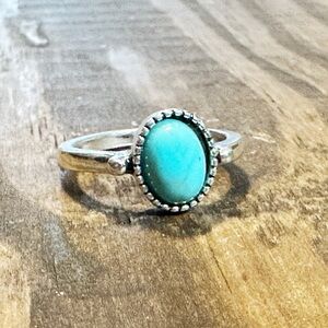 Vintage style oval turquoise ring